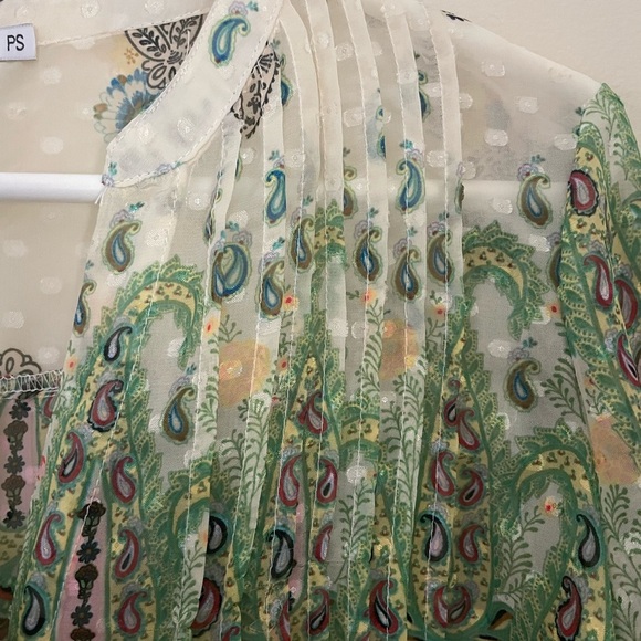 Fig and Flower Paisley Chiffom Pleated Top Small‎ Petite EUC Floral Boho Sheer - Picture 7 of 8